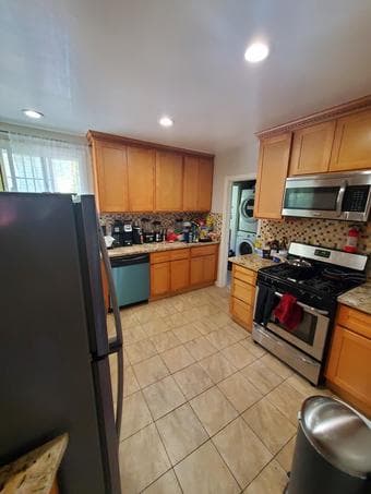 4B 3bath, house, Aug 1 or Sept 1, 3 Stanford postdocs 2