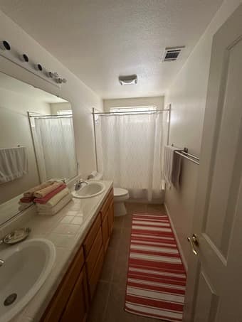 PRIVATE ROOM AVAILABLE IN EAST PALO ALTO 3