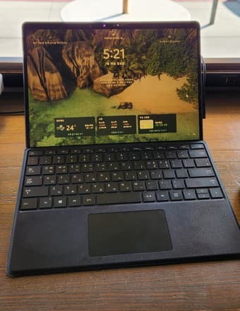 Surface Pro Keyboard Type Cover 2