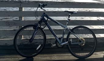 Trek navigator 300 with free Ulock and basket 1