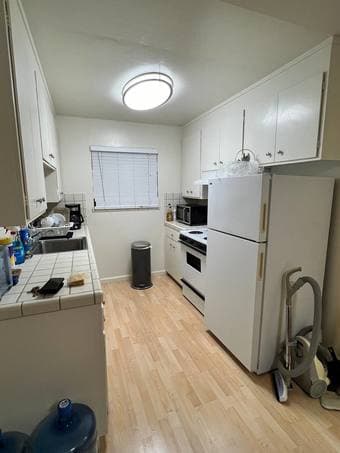 Cozy Fully Furnished Studio just Minutes from Stanford in Palo Alto 3