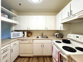 Private Bedroom, Private Bathroom in Los Altos for female- $1700 2