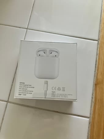Apple AirPods with charging case (2nd Generation) - BRAND NEW 1