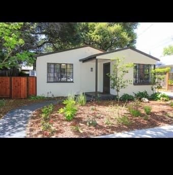 Furnished Room for rent in 2 bedroom cottage- Downtown Palo Alto 1