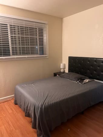 1 bd1 ba550 sqft  unfurnished one bedroom apt at Mountain view 2