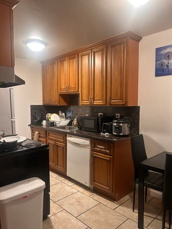 1 bd1 ba550 sqft  unfurnished one bedroom apt at Mountain view 3