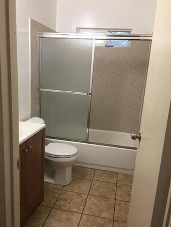 1 bd1 ba550 sqft  unfurnished one bedroom apt at Mountain view 4