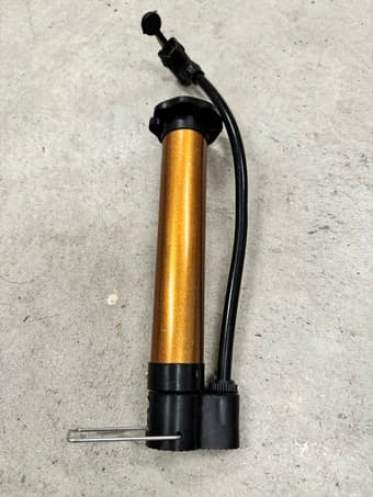 Portable bicycle pump 1