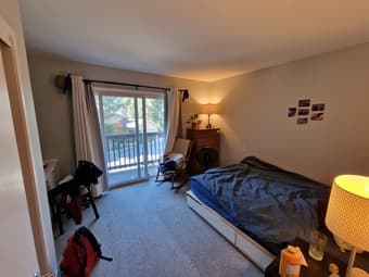 2nd floor room w/balcony available in Portola Valley House 4
