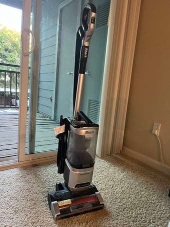 Shark UV900 Vacuum 1