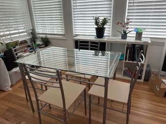 Dining Table + 4 Chairs 1