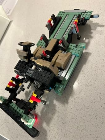 LEGO Land Rover Classic Defender 90 2