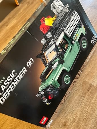 LEGO Land Rover Classic Defender 90 3