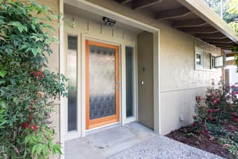 Spacious guest house in Los Altos, Loyola Corners; avail immed 1