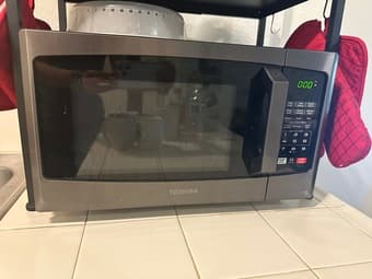 Toshiba microwave for sale (very good condition) 1