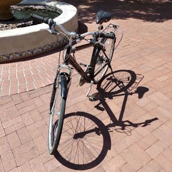 Bike Kent 700c Hybrid 5’7” and taller 3