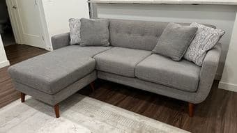 Like-New Sofa with Optional Chaise 1