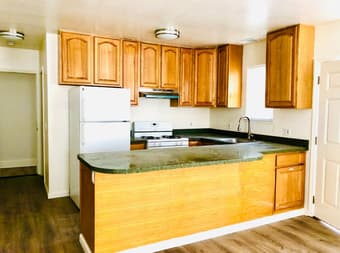 Small Room available in a shared 3bed 2bath house 4