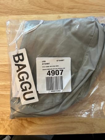 Baggu medium gray crescent (new) 1