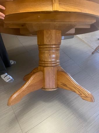 Solid oak pedestal table + 6 chairs and leaf 1