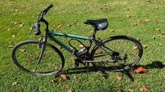 Woman's Trayl Swift 17" (5'6"-5'9" Med) 26" Bike - $400 @stanford.edu 1
