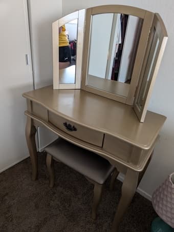 Makeup Vanity 1