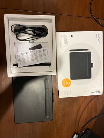 Wacom intuos graphics drawing tablet 1