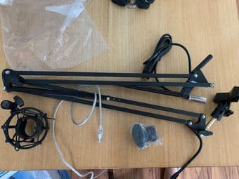 Pyle brand microphone boom stand 2