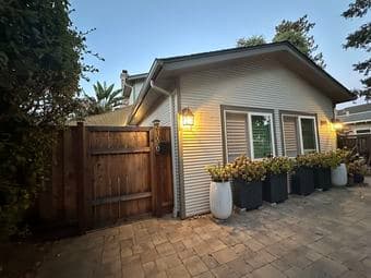 Studio with private patio right next to Stanford campus 1