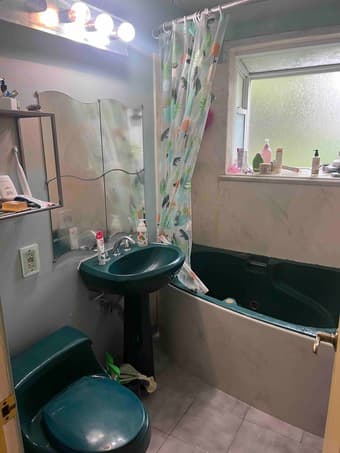 Female only house - Room for Rent starting Oct 7 4