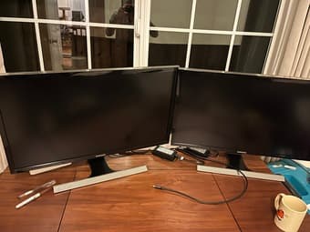 Monitors for sale (Samsung, 28 inch, 4K) 1