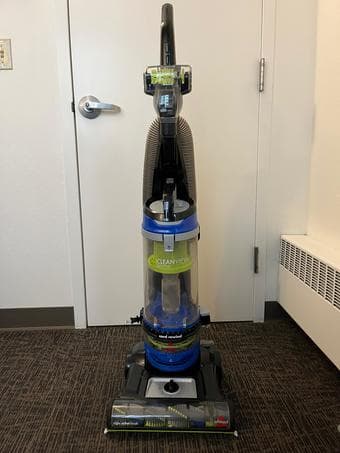 CleanView Rewind Pet Vacuum Cleaner, Bissel - Model No 2490 1