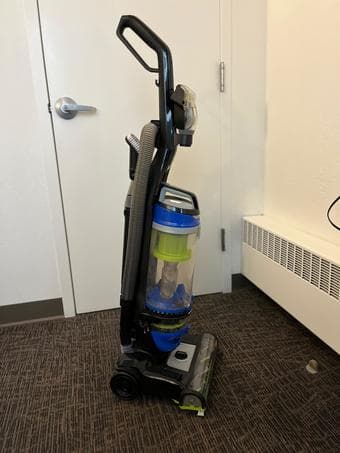 CleanView Rewind Pet Vacuum Cleaner, Bissel - Model No 2490 4