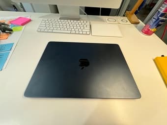 MacBook Air M2, 13" (16 GB ram, 256 GB SSD) Great Condition 2
