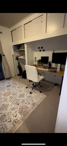 Great room with private bath available in sharehouse in Palo Alto 2