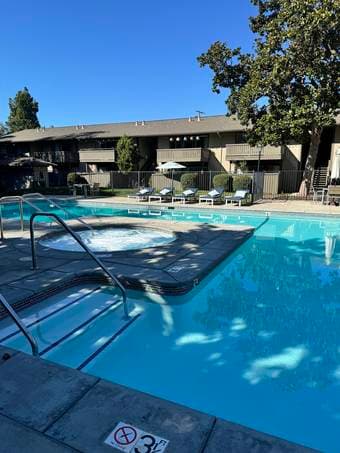 Large 1-bedroom Apartment- 6 Month Lease Utilities Included 4