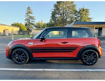 2019 MINI Cooper S Hardtop 2 Door - Low Mileage - Rare Color 1