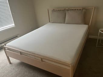 Like New Mattress (super clean and comfortable) 1