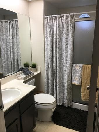 Sunny, Quiet Furnished Room with Private Bathroom in Large Home 4