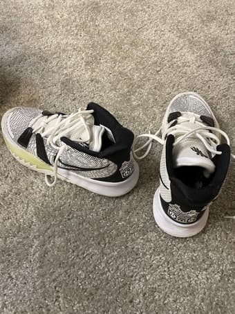 Kyrie 7 "Brooklyn Beats" Basketball Shoe US 7 1