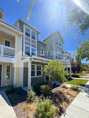 Looking for a roommate in Mountain View Townhouse 1