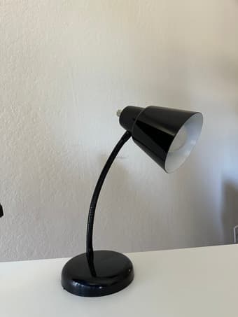 Black metal desk lamp 1