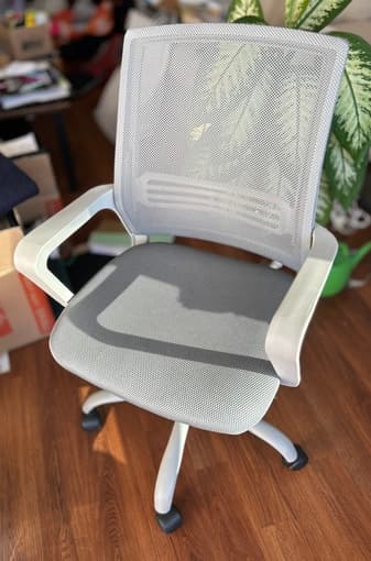 Adjustable Swivel Office Chair 1