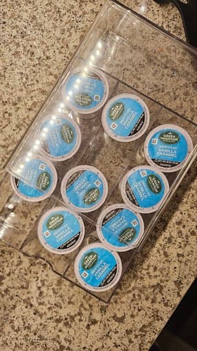 Keurig K Coffee Machine + 10 Coffee Pods & Acryllic Storage Box 2