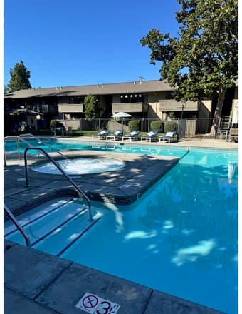 Spacious 1 bedroom/ 1 bath ~800 sq ft| 6 month lease | pool & sauna 2