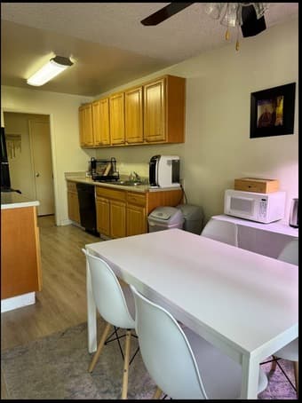 Spacious 1 bedroom/ 1 bath ~800 sq ft| 6 month lease | pool & sauna 4