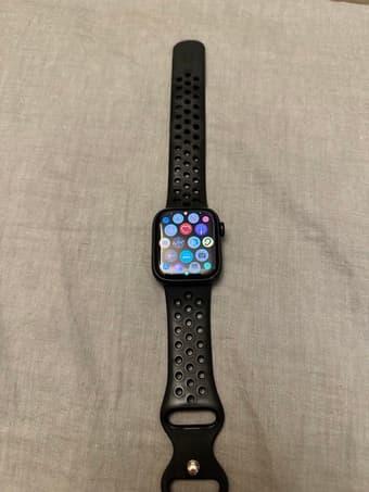 Apple Watch Series 8 41mm GPS 1
