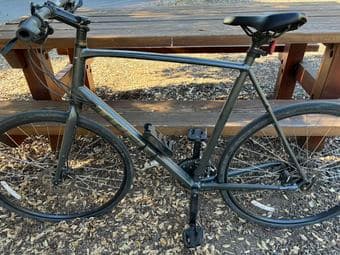 trek fx 3 bike (almost new) 1