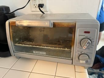 Black and Decker Toaster Oven 1