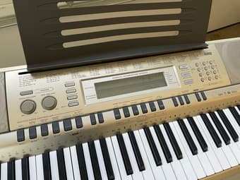 Casio 76 key piano keyboard 2
